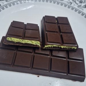 Pistachio kunafa bar